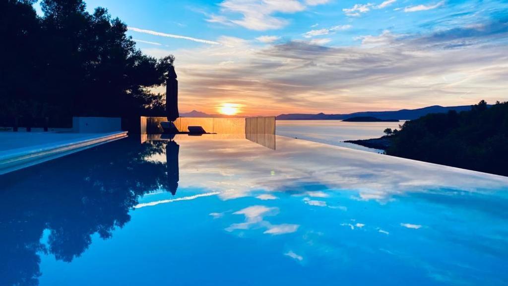 Holiday Hvar Lux Basina Bagian luar foto