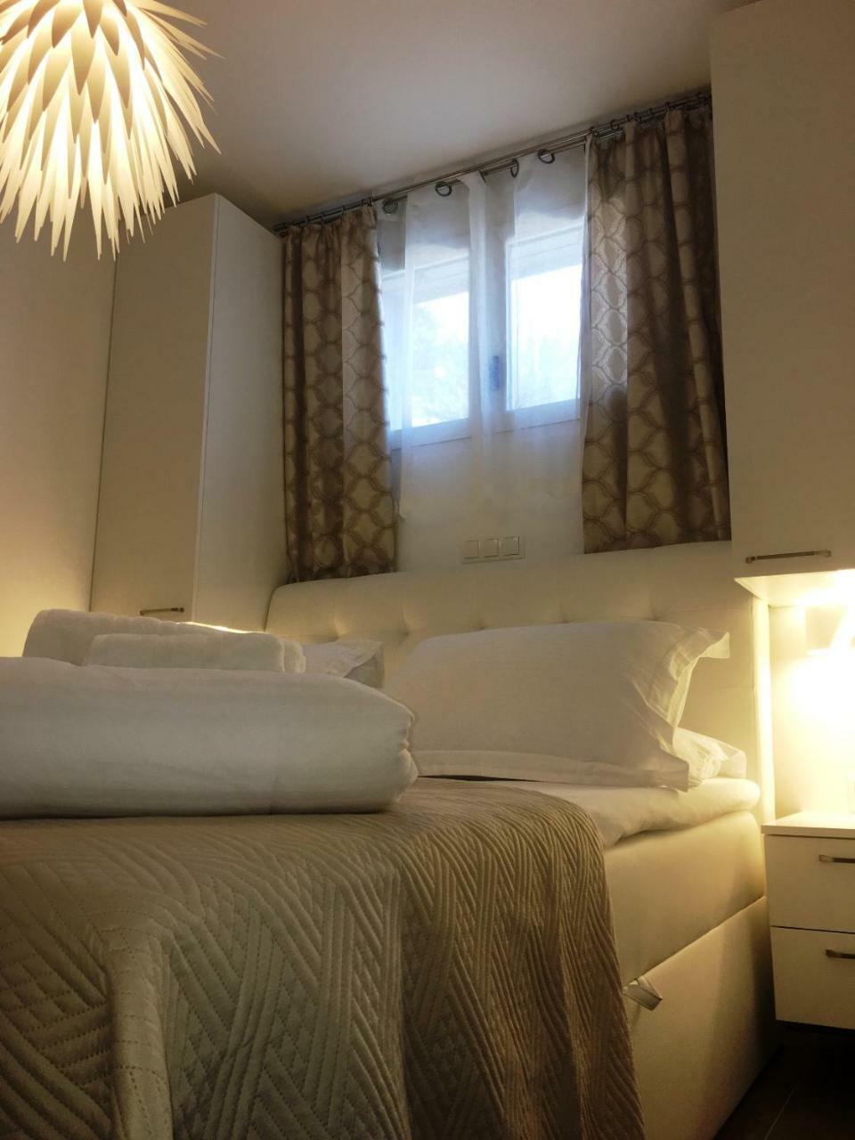 Holiday Hvar Lux Basina Bagian luar foto