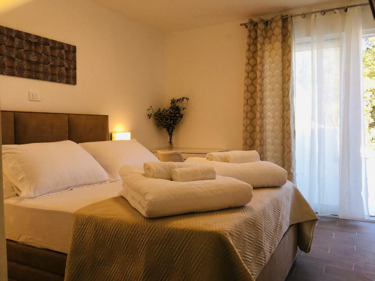 Holiday Hvar Lux Basina Bagian luar foto